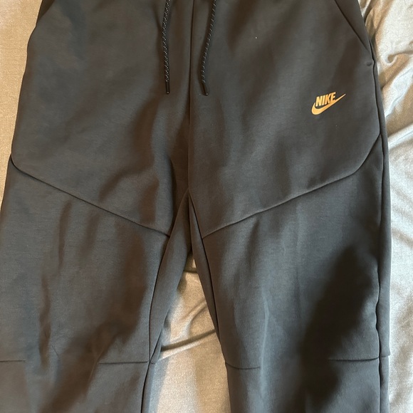 Nike Tech Fleece Taped Jogger - Grey/Orange - Picture 6 of 8